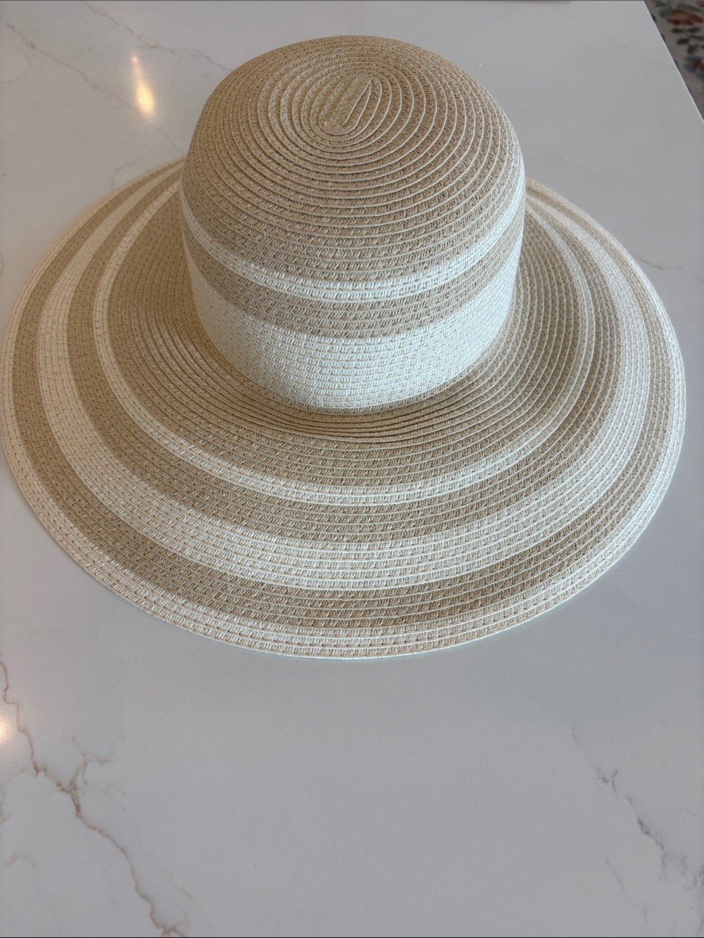 J. Crew Women’s Tan and Cream Hat - Picture 5 of 5